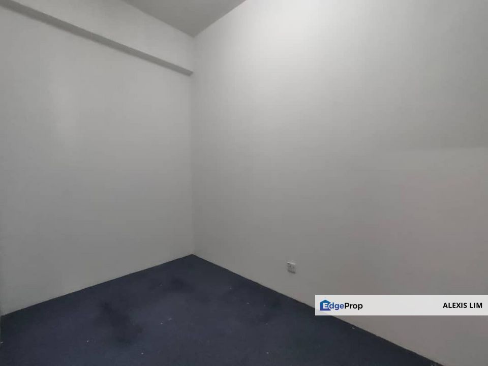 Partly Furnished First Floor Shop Office @ Bandar Botanic, Facing Aeon Bukit Tinggi , Selangor, Klang