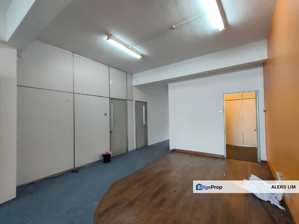 Partly Furnished First Floor Shop Office @ Bandar Botanic, Facing Aeon Bukit Tinggi , Selangor, Klang