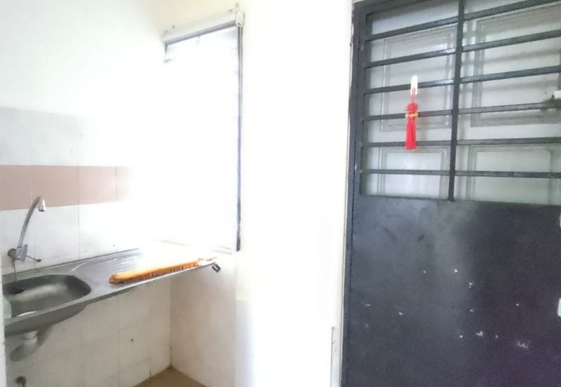 Bandar Botanic Ground Floor Shoplot For Rent