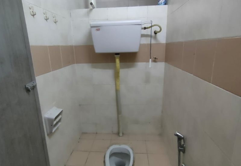 Bandar Botanic Ground Floor Shoplot For Rent