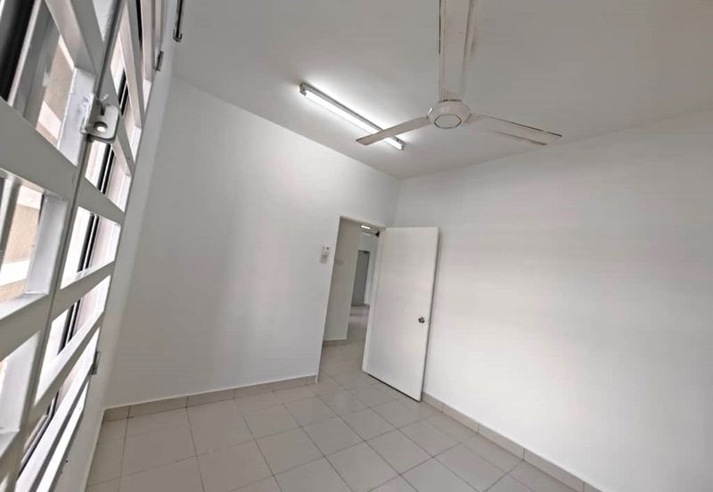 Pangsapuri Akasia, Bandar Botanic