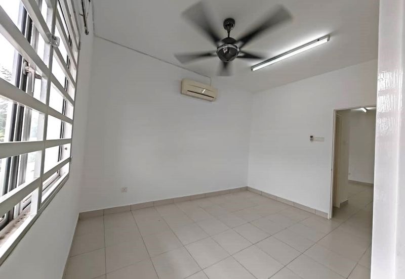 Pangsapuri Akasia, Bandar Botanic