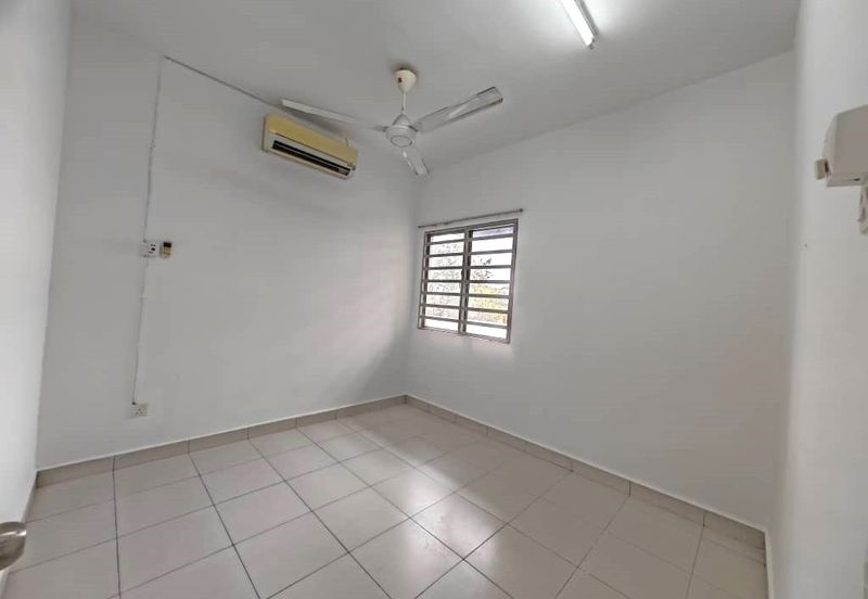 Pangsapuri Akasia, Bandar Botanic