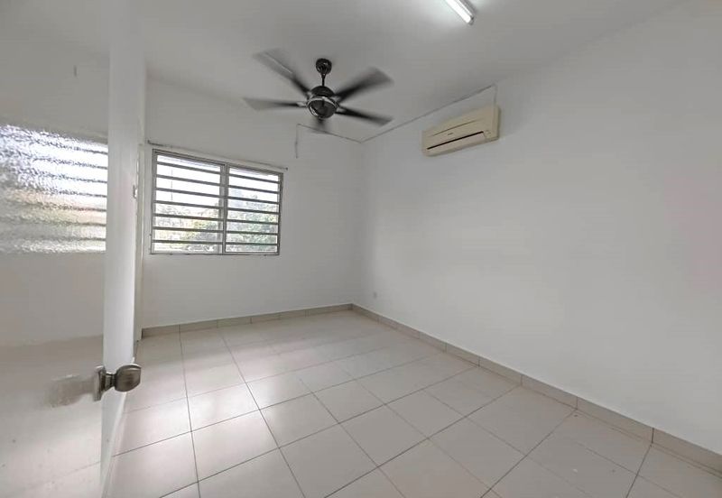 Pangsapuri Akasia, Bandar Botanic