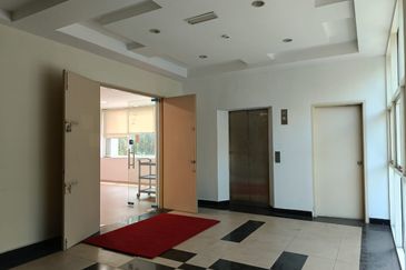 HiCom-Glenmarie Industrial Park