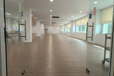 HiCom-Glenmarie Industrial Park