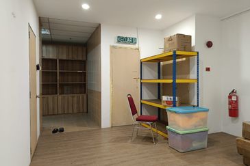 HiCom-Glenmarie Industrial Park