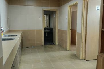 HiCom-Glenmarie Industrial Park