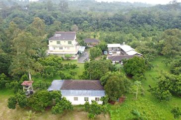Batang Kali Agricultural Land with Bungalow House 