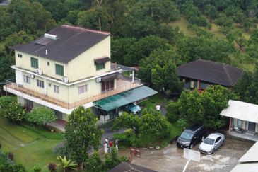 Batang Kali Agricultural Land with Bungalow House 