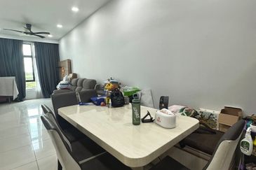 D'Summit Residences @ Kempas Utama