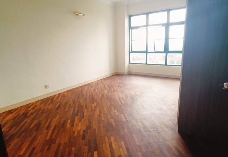 The Straits View, Bandar Baru Permas Jaya