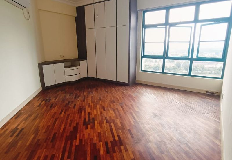 The Straits View, Bandar Baru Permas Jaya