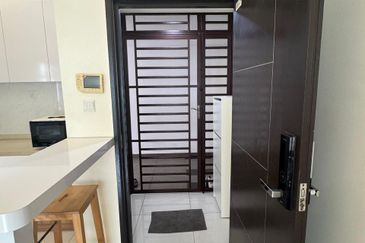 D'Summit Residences @ Kempas Utama