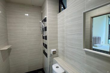 D'Summit Residences @ Kempas Utama