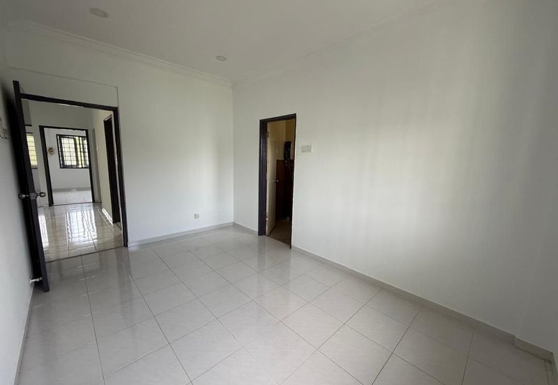 Lily & Jasmine Apartment