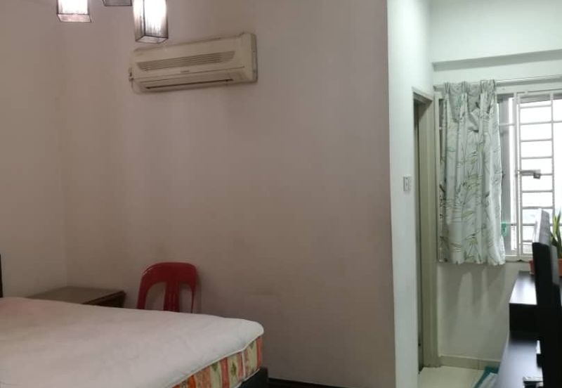 Bangunan Duta Impian (The Embassy Suites)