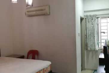 Bangunan Duta Impian (The Embassy Suites)