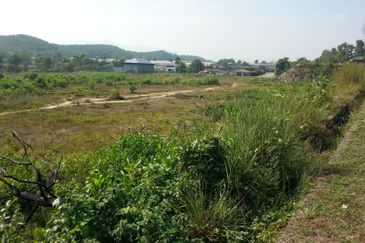 Serendah Two Adjoining Industrial Lots For Sale