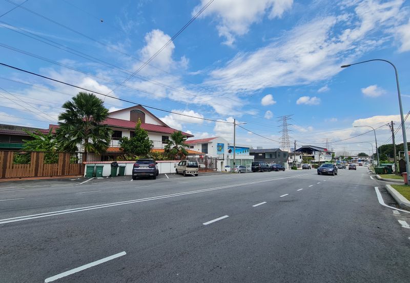 SS2 Commercial Bungalow For Sale