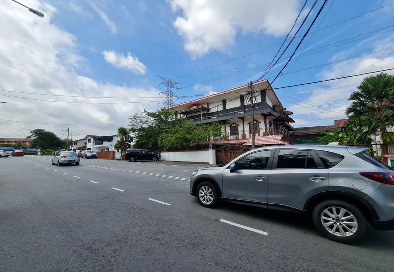 SS2 Commercial Bungalow For Sale