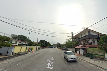 SS2 Commercial Bungalow For Sale