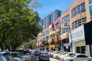 Bandar Sri Damansara 3 Storey Shoplot For Sale