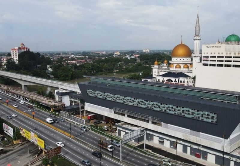 Jalan Sopan, Johan Setia