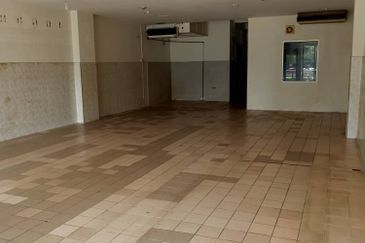 Plaza Dwitasik Shop Lot For Rent