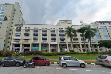 Plaza Dwitasik Shop Lot For Rent