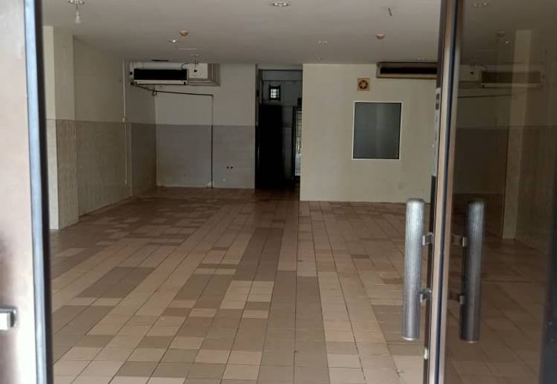 Plaza Dwitasik Shop Lot For Rent