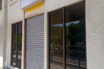 Plaza Dwitasik Shop Lot For Rent