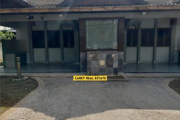Commercial Bungalow in PJ For Sale