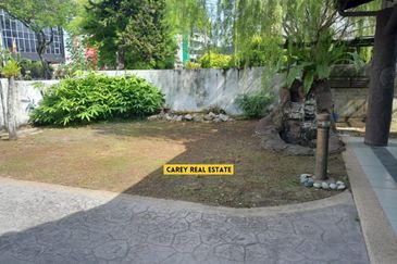 Commercial Bungalow in PJ For Sale