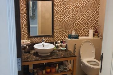 Petaling Jaya, Seksyen 5 , 2 Storey Bungalow For Sale