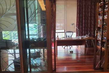 Petaling Jaya, Seksyen 5 , 2 Storey Bungalow For Sale