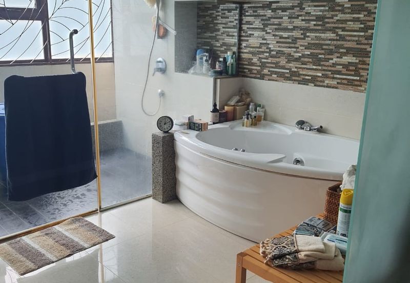 Petaling Jaya, Seksyen 5 , 2 Storey Bungalow For Sale