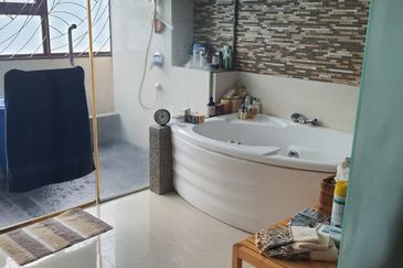 Petaling Jaya, Seksyen 5 , 2 Storey Bungalow For Sale