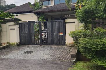 Petaling Jaya, Seksyen 5 , 2 Storey Bungalow For Sale