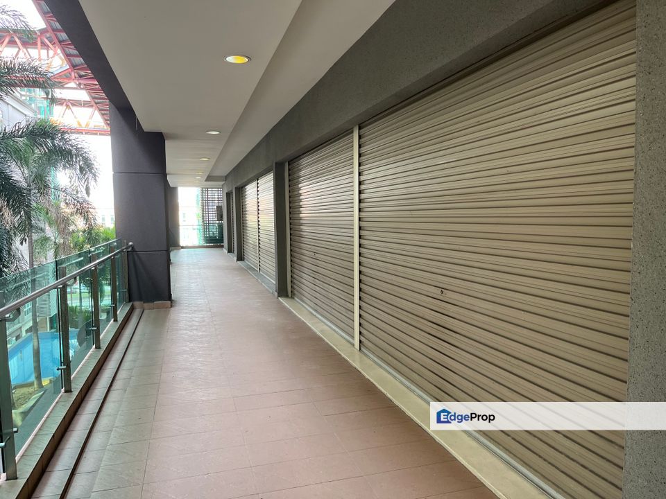 The affordable luxurious prime shop office at Encorp Strand Garden Office Kota Damansara, Selangor, Petaling Jaya