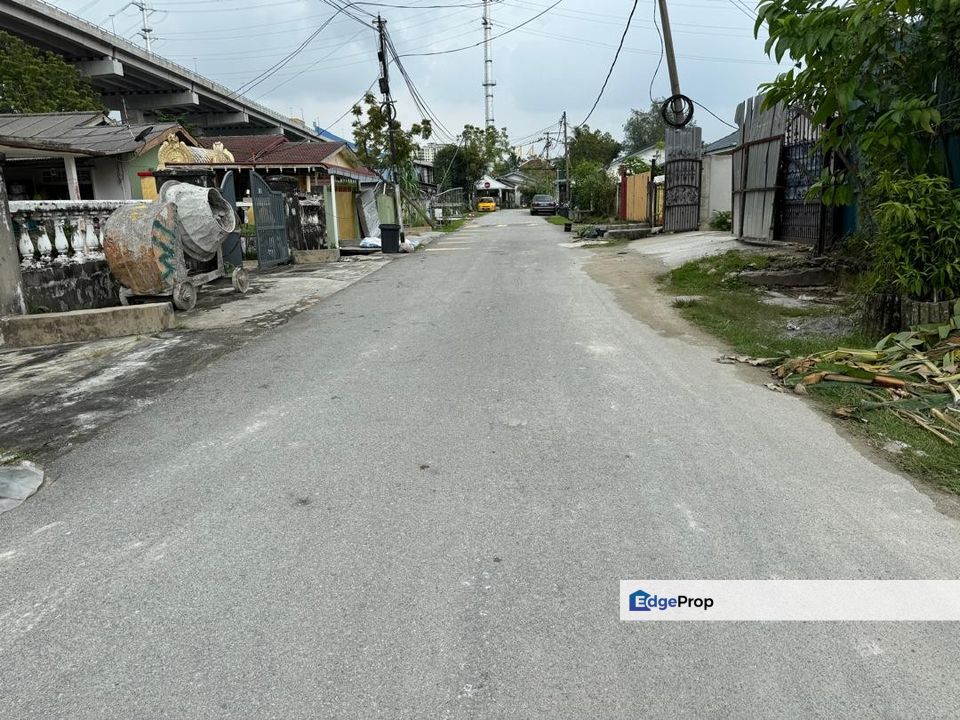 Single storey bungalow kampung tasik permai ampang selangor, Selangor, Ampang