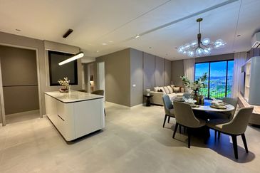 Luxurious freehold studio at Subang Jaya