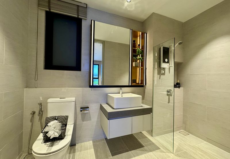 Luxurious freehold studio at Subang Jaya