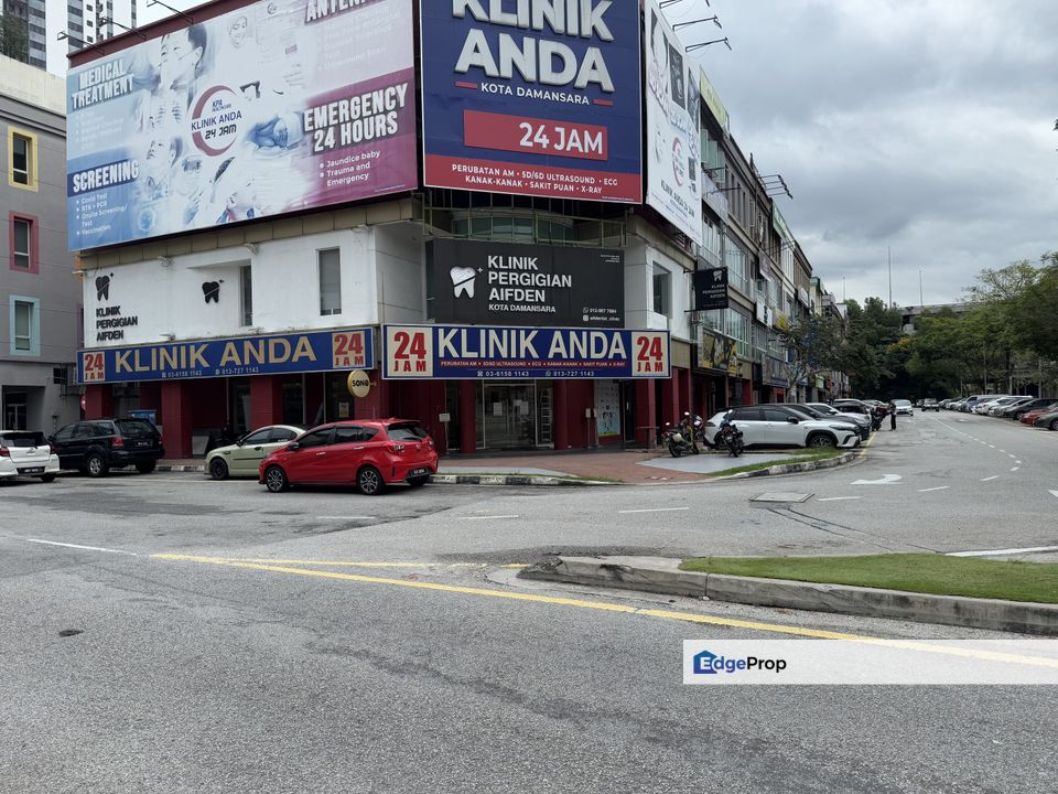 Corner ground floor shop lot at the strand commercial square kota damansara petaling jaya, Selangor, Petaling Jaya