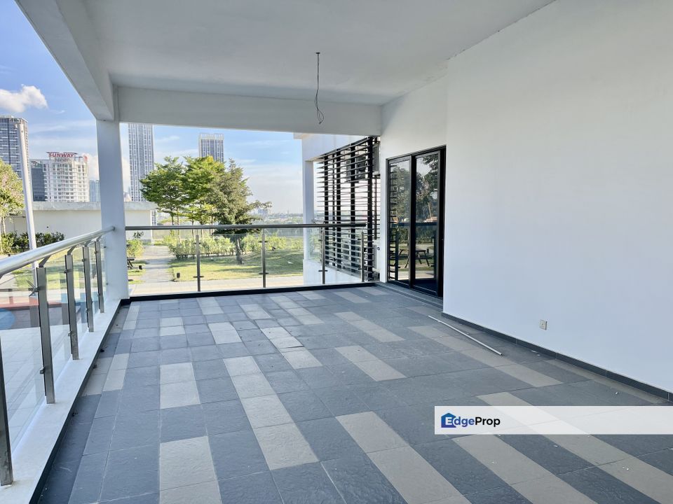 Premium studio with huge balcony Encorp Strand Residences Kota Damansara Petaling jaya , Selangor, Kota Damansara