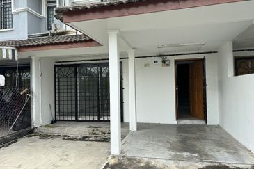 Freehold double-storey terraced house at Jalan Damai Perdana 4/1J Bandar Damai Perdana, Cheras Kuala Lumpur