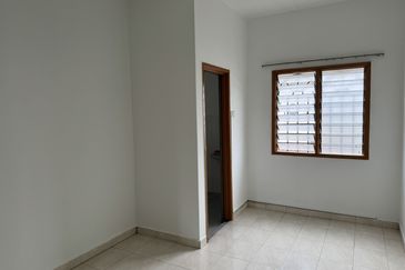 Freehold double-storey terraced house at Jalan Damai Perdana 4/1J Bandar Damai Perdana, Cheras Kuala Lumpur