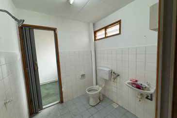 Freehold double-storey terraced house at Jalan Damai Perdana 4/1J Bandar Damai Perdana, Cheras Kuala Lumpur