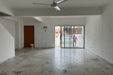Freehold double-storey terraced house at Jalan Damai Perdana 2/4 Bandar Damai Perdana, Cheras Kuala Lumpur