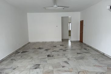 Freehold double-storey terraced house at Jalan Damai Perdana 2/4 Bandar Damai Perdana, Cheras Kuala Lumpur